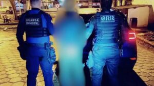 Homem foragido por roubo e tráfico de drogas é preso em Itapema
