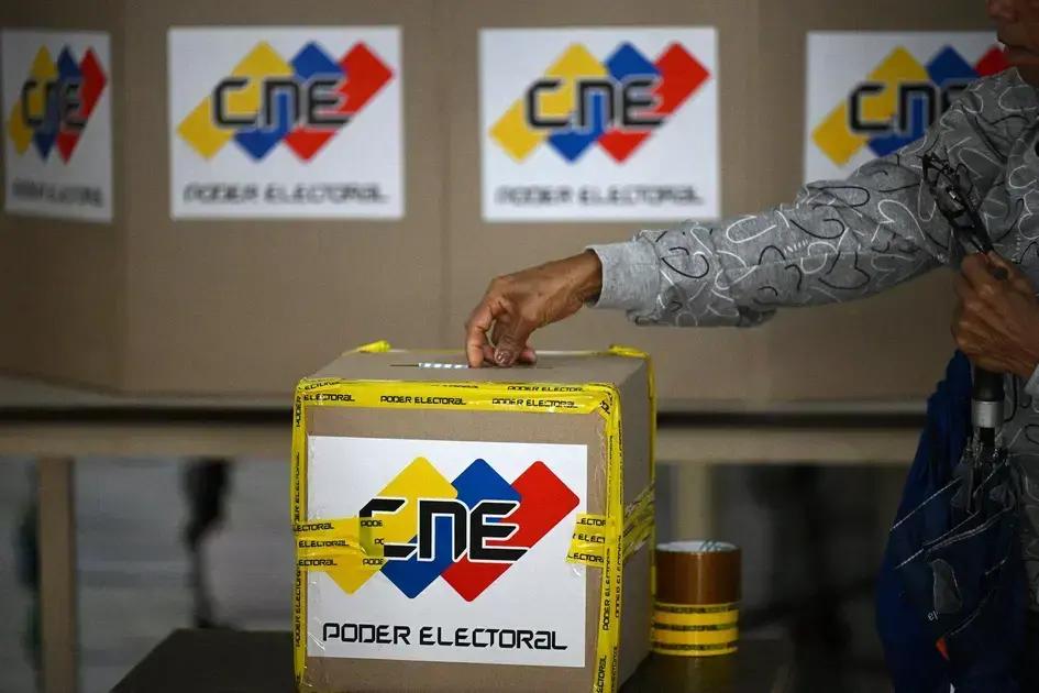 Venezuelanos votam em meio a polarização política menos de um ano após a presidência